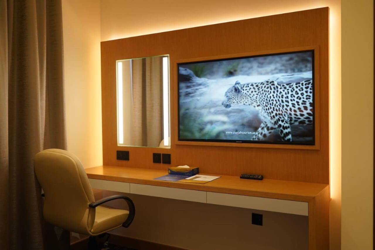 שארג'ה Al Hayat Hotel מראה חיצוני תמונה