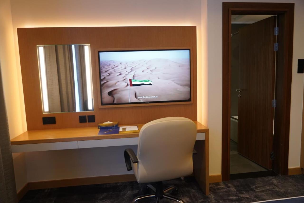שארג'ה Al Hayat Hotel מראה חיצוני תמונה